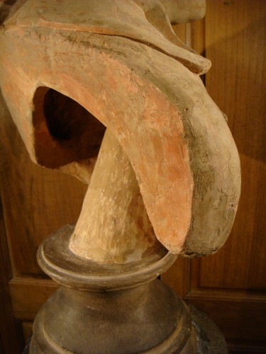 Antiquités - Buste de gentilhomme en plâtre patiné