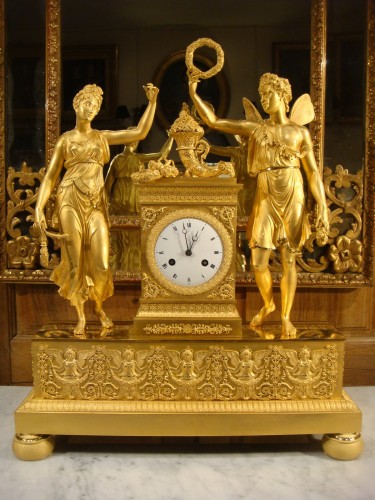 Grande Pendule en bronze ciselé et doré Epoque Empire Restauration - Horlogerie Style 