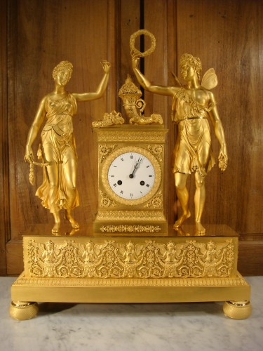 Horlogerie Pendule - Grande Pendule en bronze ciselé et doré Epoque Empire Restauration