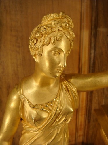 Grande Pendule en bronze ciselé et doré Epoque Empire Restauration - Antiquaires Balzeau & Brion