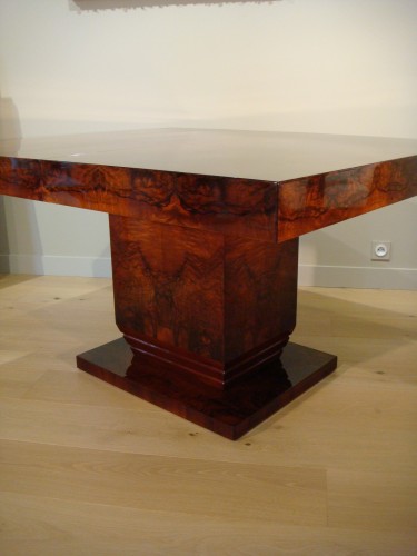 XXe siècle - Table Art déco en placage de ronce de noyer