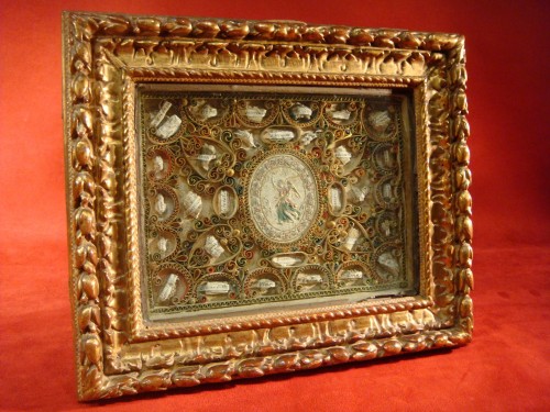 XVIIIe siècle - Cadre reliquaire paperolles début XVIIIe siècle