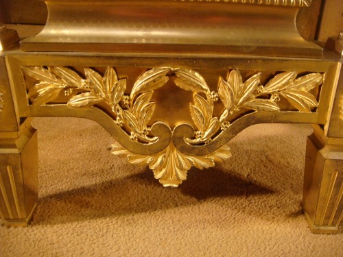 Antiquités - Paire de chenets aux lions couchés en bronze d'époque Consulat