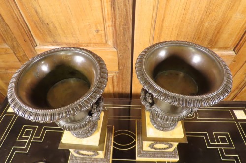 XIXe siècle - Paire de cassolettes vases Médicis en bronze