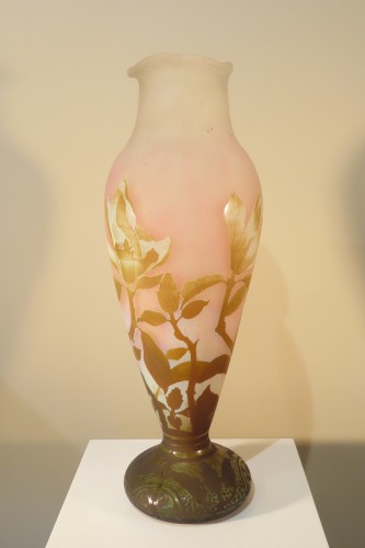 Daum - Grand vase à décor de Magnolia - Verrerie, Cristallerie Style Art nouveau