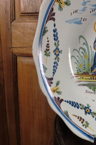 Antiquités - Saladier Plat Patronymique en Faience de Nevers Epoque début XIXe