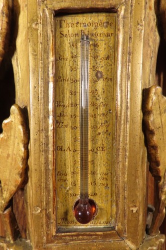 Antiquités - Baromètre thermomètre en bois doré Mossy du XVIIIe siècle