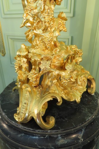 XIXe siècle - Grande paire de candélabres en bronze