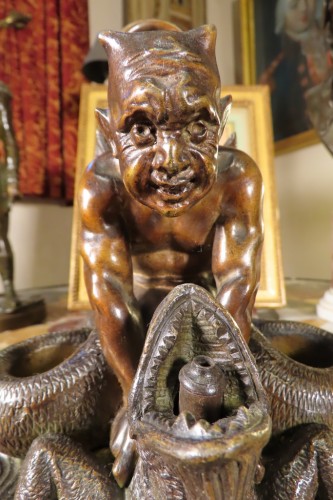 Objet de décoration  - Diable allume cigares veilleuse en bronze fin XIXe