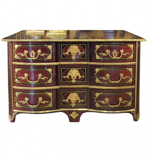 Commode Régence en arbalète et bronze doré
