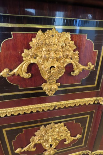 Mobilier Commode - Commode Régence en arbalète et bronze doré