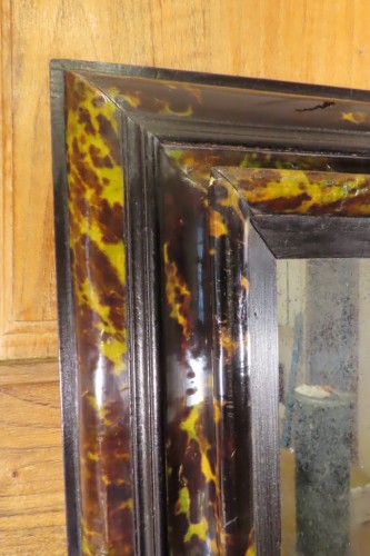 Early 18th century mirror with tortoiseshell moldings - 