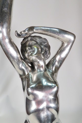 Femme nue en bronze argenté signé A. Calendi - Sculpture Style Art Déco