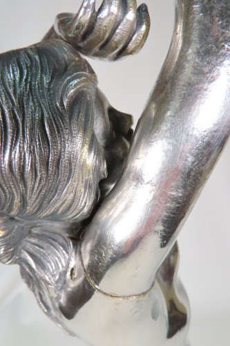 Femme nue en bronze argenté signé A. Calendi - Art Déco