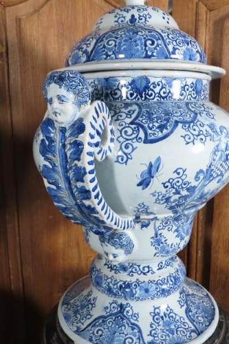 Antiquités - Paire de vases d'apothicaire en faïence, fin 19e siècle