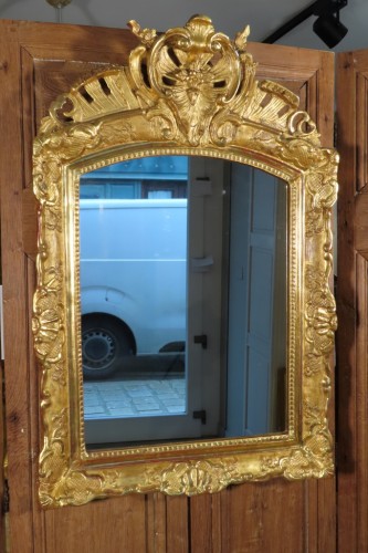 Miroir en bois doré à coquilles d'époque Régence - Miroirs, Trumeaux Style Régence