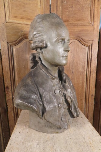 Antiquités - Buste de gentilhomme en terre cuite