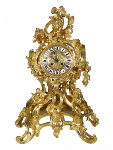 Rocaille clock “Aux Amours Vendangeurs” (Cherubs Harvesting Grapes), late 19th century