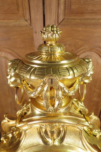 Rocaille clock “Aux Amours Vendangeurs” (Cherubs Harvesting Grapes), late 19th century - 