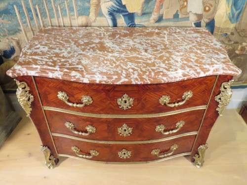 Antiquités - Commode Louis XV en marqueterie de bois de rose 