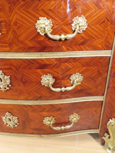 Antiquités - Commode Louis XV en marqueterie de bois de rose 