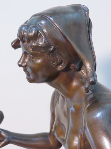 Emile Allouard (1844 – 1929)  -  Jeune femme au masque - Antiquaires Balzeau & Brion