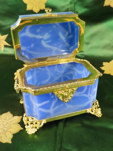 XIXe siècle - Boite coffret en opaline bleu époque Seond Empire