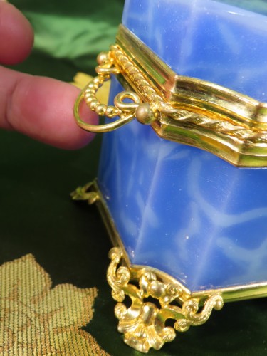 Napoléon III - Boite coffret en opaline bleu époque Seond Empire