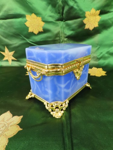 Antiquités - Boite coffret en opaline bleu époque Seond Empire