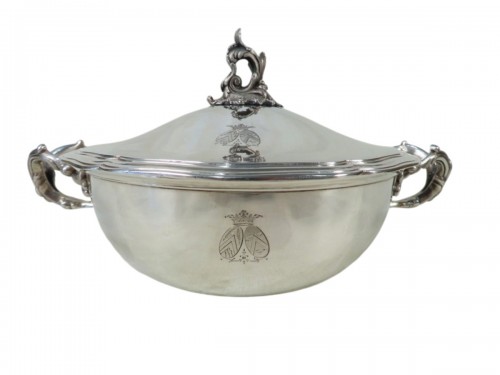 Legumier armorie en argent et couronne ducale