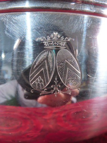 Antiquités - Legumier armorie en argent et couronne ducale