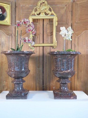 Paire de grands vases en porphyre de Suède de Blyberg - Objet de décoration Style 