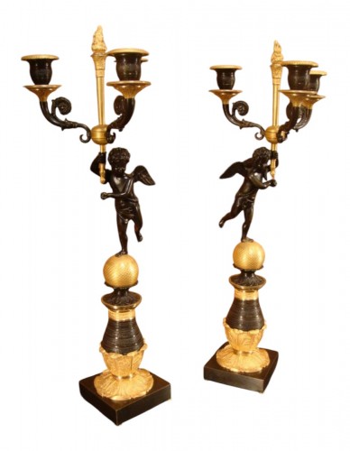 Paire de candélabres en bronze "aux Amours" époque Restauration