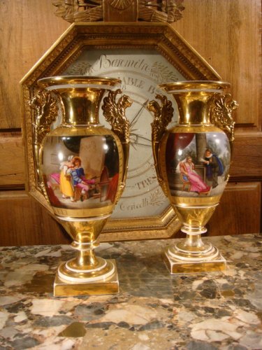 Paire de vases en porcelaine époque Restauration - Céramiques, Porcelaines Style Restauration - Charles X