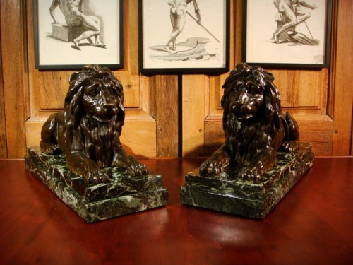 XIXe siècle - Paire de grands Lions en bronze, époque Napoléon III