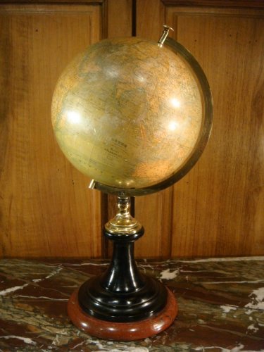 Collections Instruments scientifiques - Globe terrestre de la Maison Delamarche