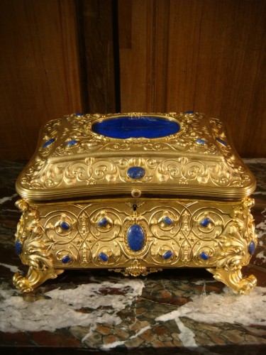 XIXe siècle - Coffret en Bronze doré et lapis-lazuli époque XIXe Siècle