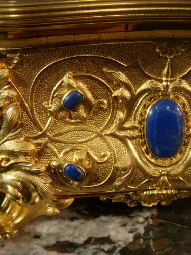 Antiquités - Coffret en Bronze doré et lapis-lazuli époque XIXe Siècle