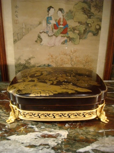 Objet de décoration  - Coffret en Laque à monture de bronze doré - Epoque Second Empire