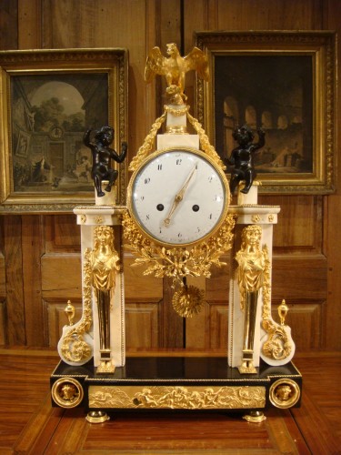 Grande Pendule Portique aux Cariatides - Epoque Directoire - Horlogerie Style Directoire