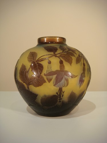 Gallé - Vase boule décor de Fushia - Verrerie, Cristallerie Style Art nouveau