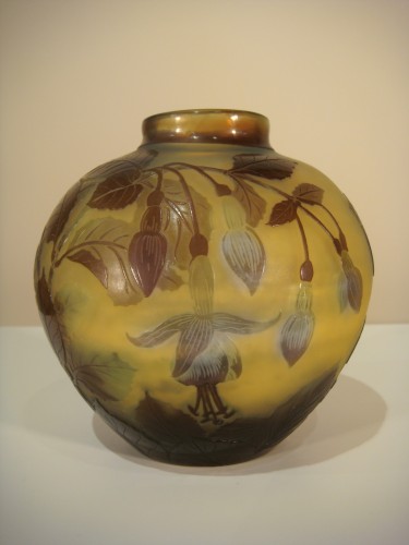 Gallé - Vase boule décor de Fushia - Antiquaires Balzeau & Brion