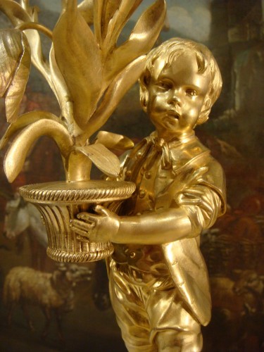 Antiquités - Paire de candélabres aux enfants en bronze doré - Epoque XIXe