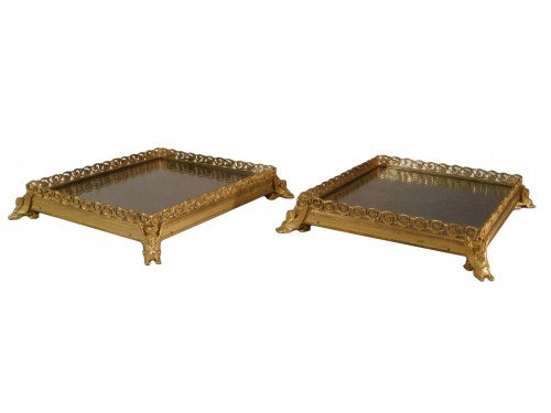 Paire de plateaux surtout de table en bronze doré