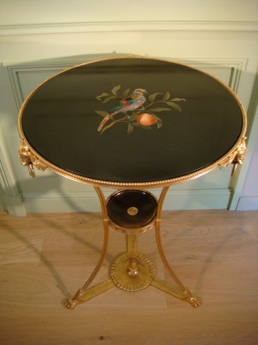 Table guéridon en bronze doré et marqueterie de marbre - Antiquaires Balzeau & Brion