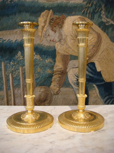 Paire de bougeoirs en bronze doré aux carquois - Luminaires Style Louis-Philippe