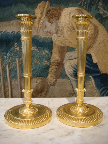 Luminaires Bougeoirs et Chandeliers - Paire de bougeoirs en bronze doré aux carquois