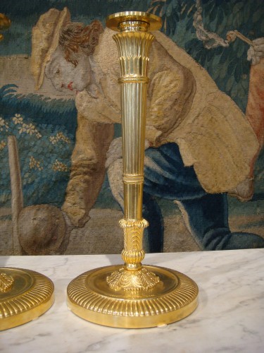 XIXe siècle - Paire de bougeoirs en bronze doré aux carquois