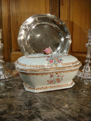 Terrine en porcelaine de la Compagnie des Indes - Epoque XVIIIe - Céramiques, Porcelaines Style Louis XVI