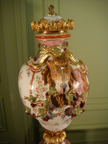 Napoléon III - Paire de grands vases en cassolettes en porcelaine